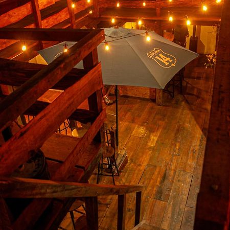 Kamazoztz Hostel And Travel Antigua Bagian luar foto