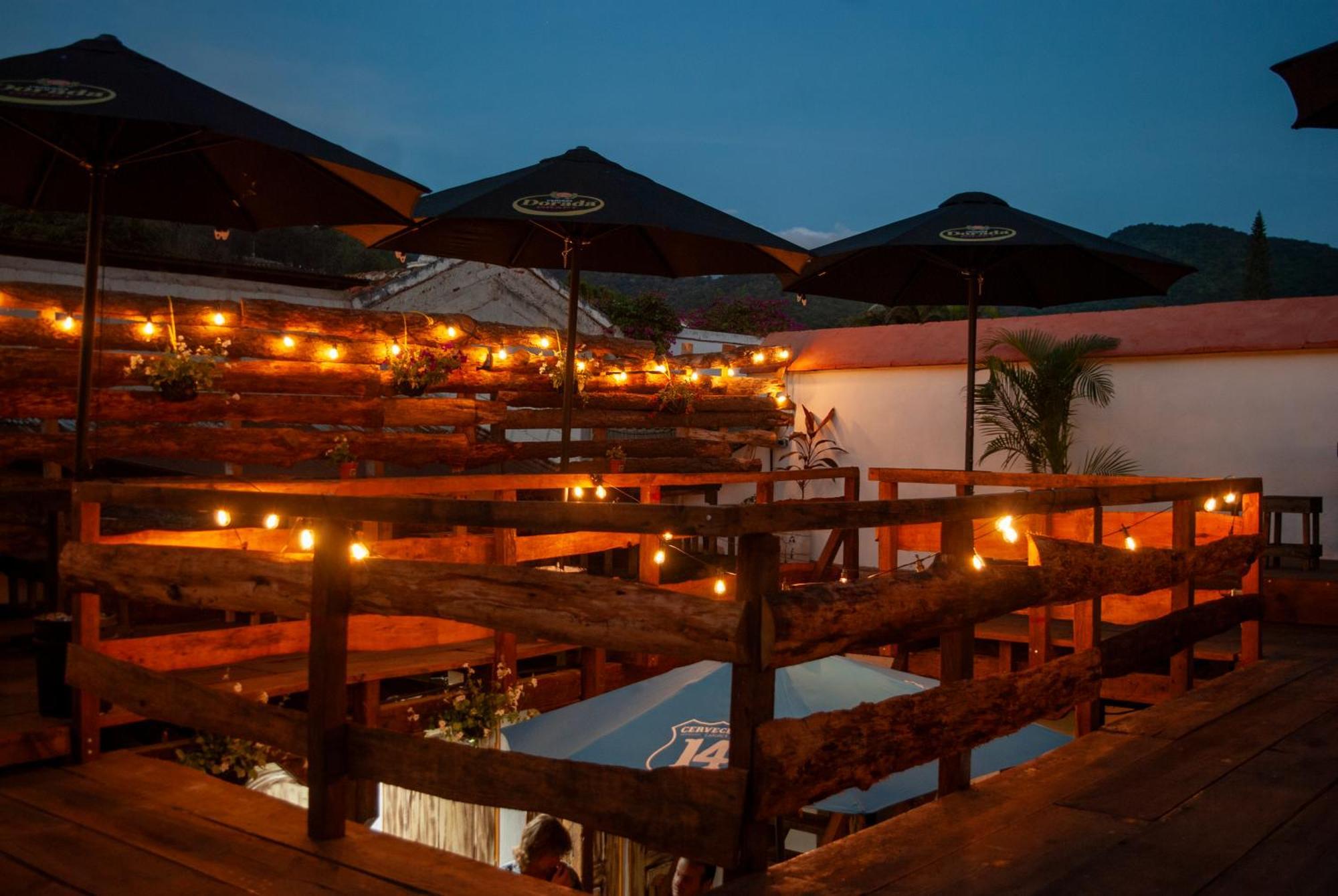 Kamazoztz Hostel And Travel Antigua Bagian luar foto