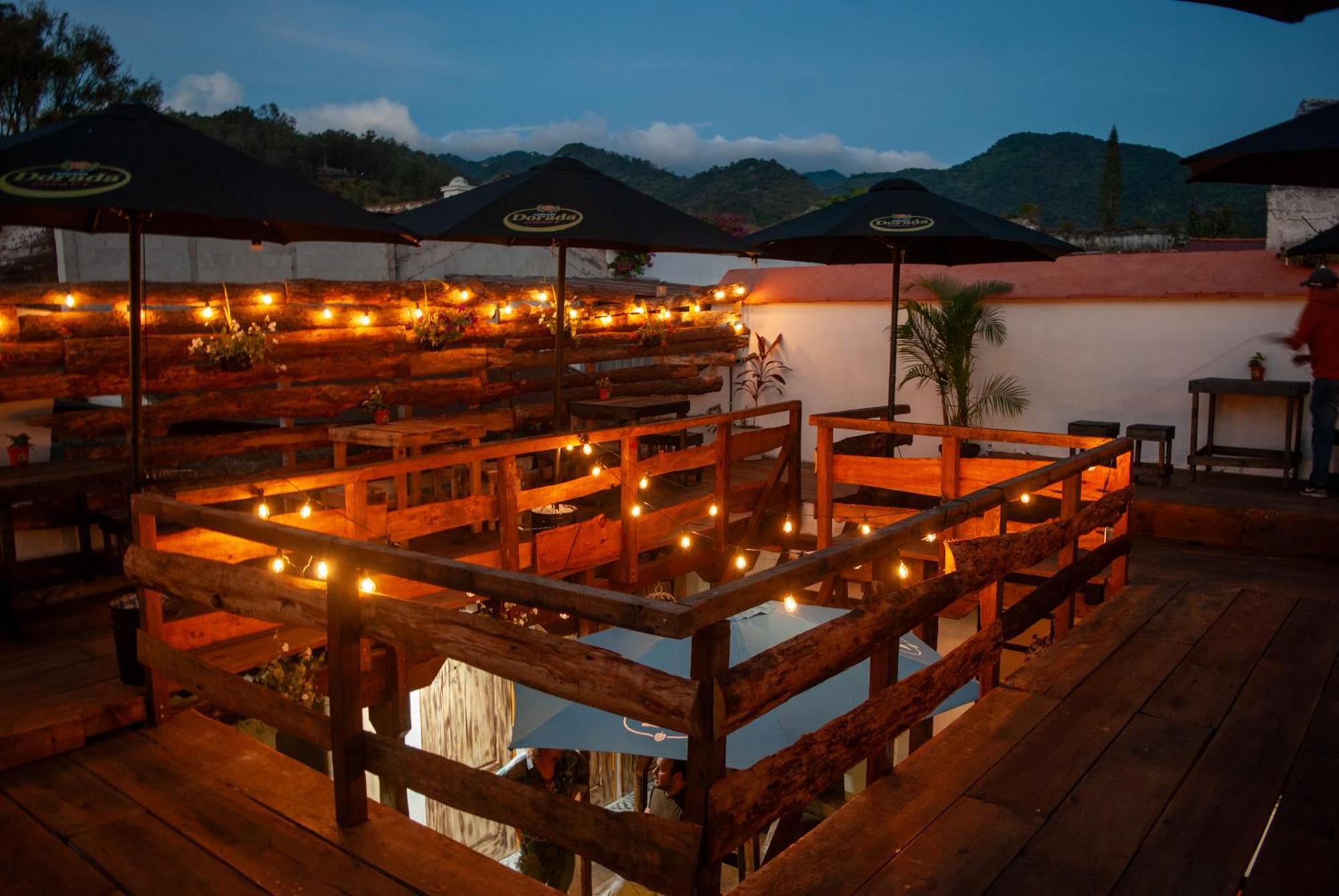 Kamazoztz Hostel And Travel Antigua Bagian luar foto