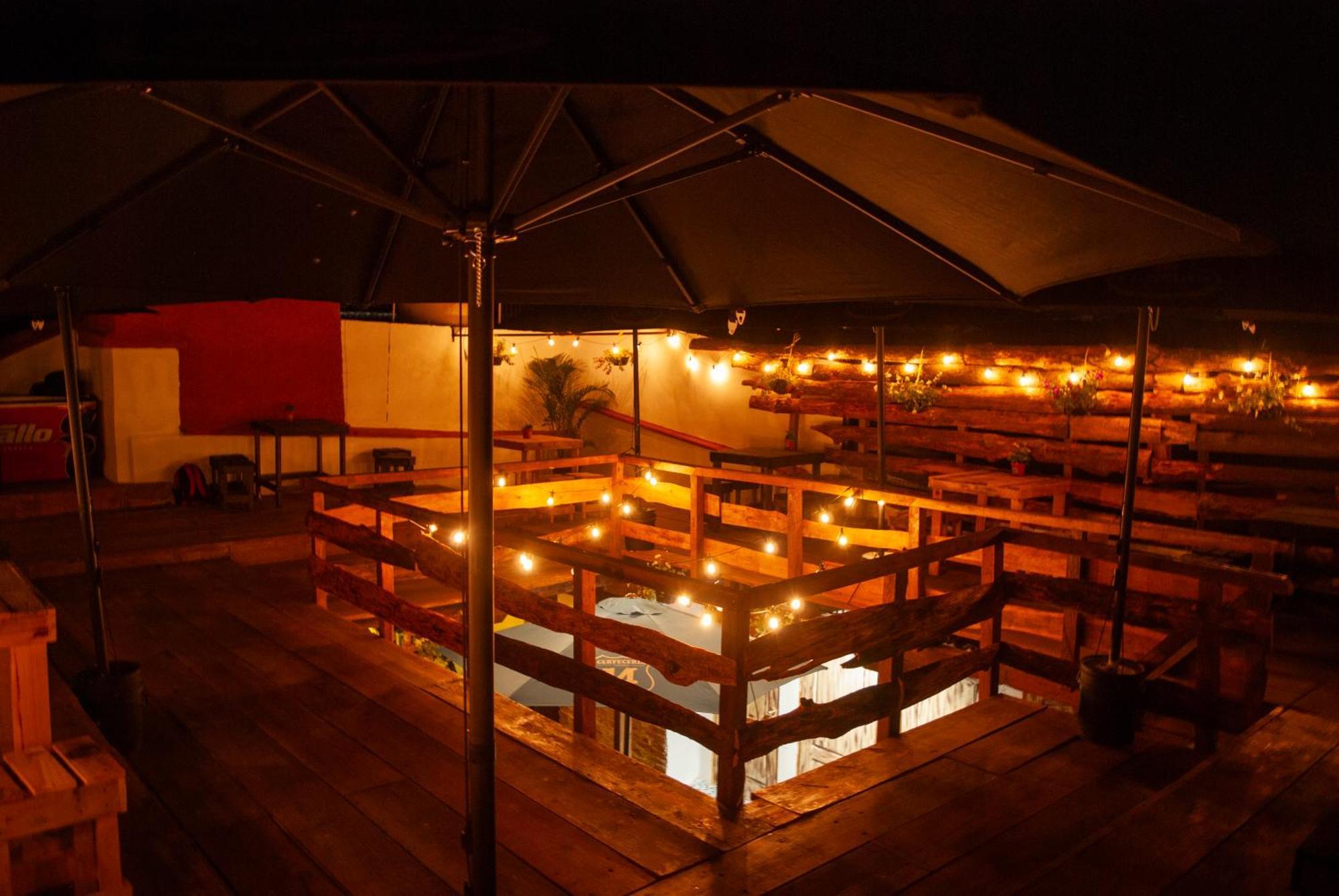 Kamazoztz Hostel And Travel Antigua Bagian luar foto