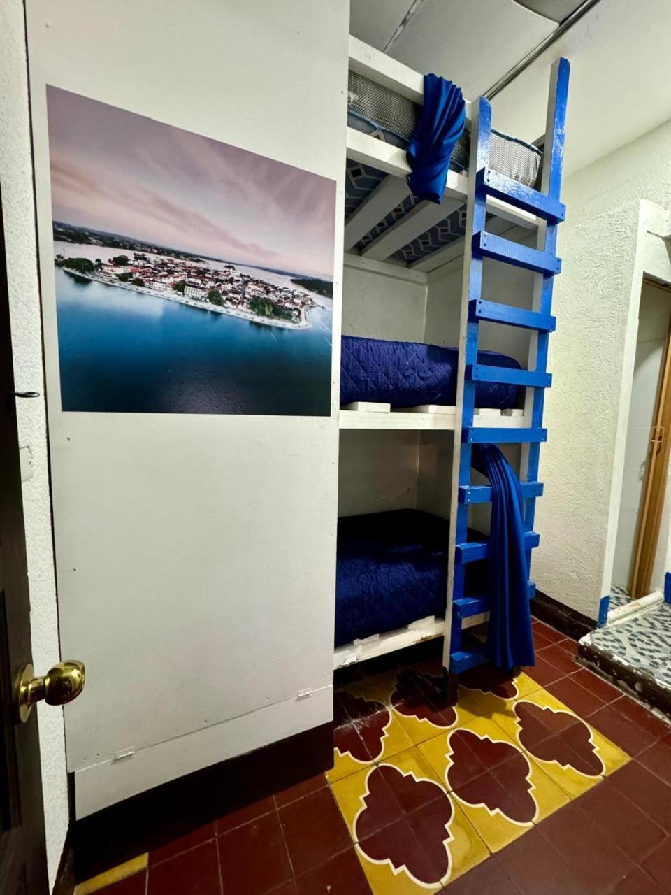Kamazoztz Hostel And Travel Antigua Bagian luar foto