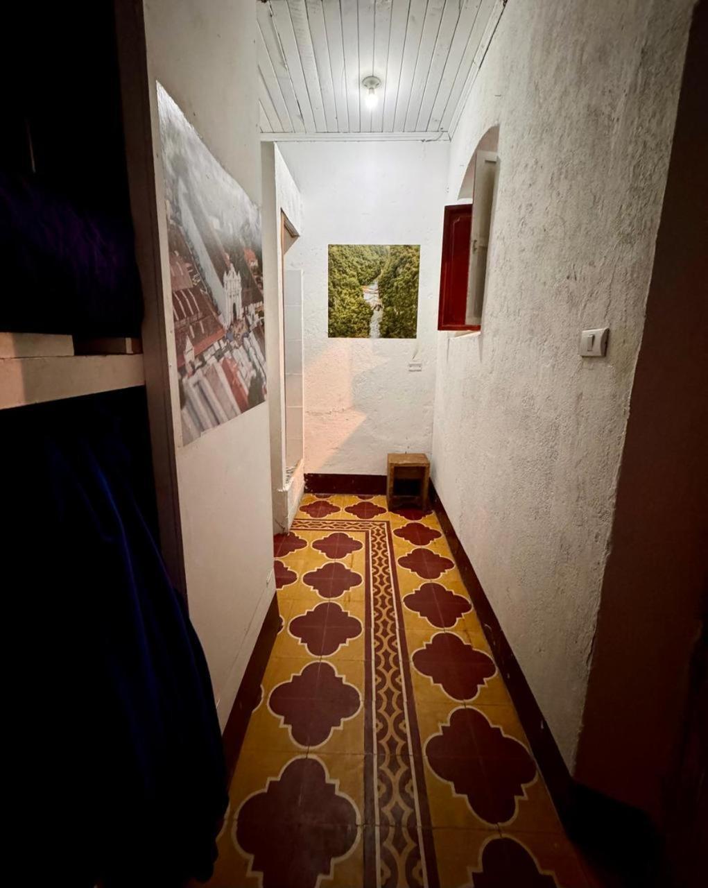 Kamazoztz Hostel And Travel Antigua Bagian luar foto