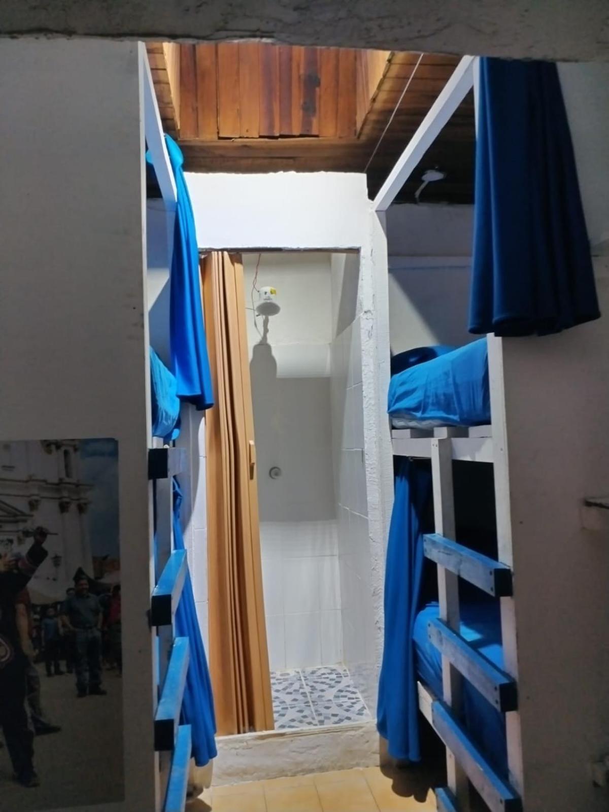 Kamazoztz Hostel And Travel Antigua Bagian luar foto