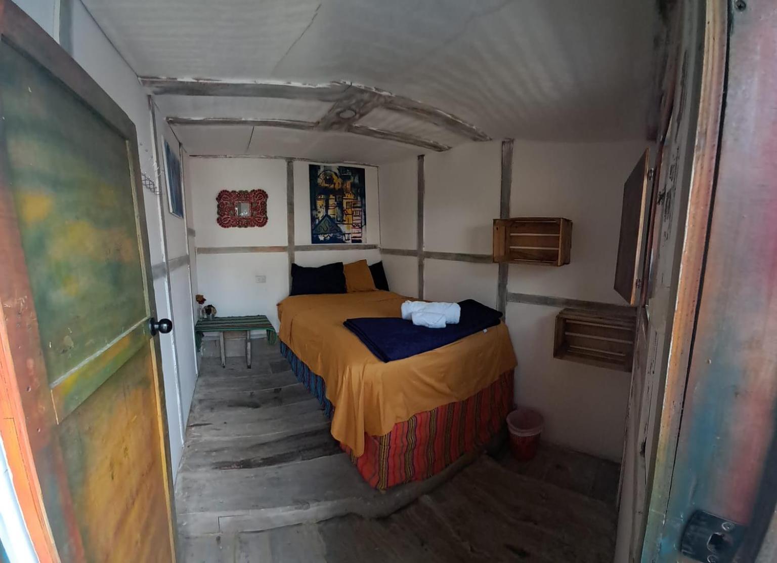 Kamazoztz Hostel And Travel Antigua Bagian luar foto